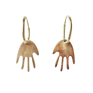 Gouden oorbellen met handjes als hangers