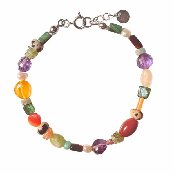 Armband Summer met een mix aan edelstenen in verschillende vormen en kleuren.