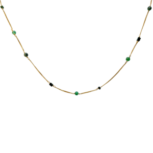Gouden edelsteen ketting met drie soorten groene edelsteen.