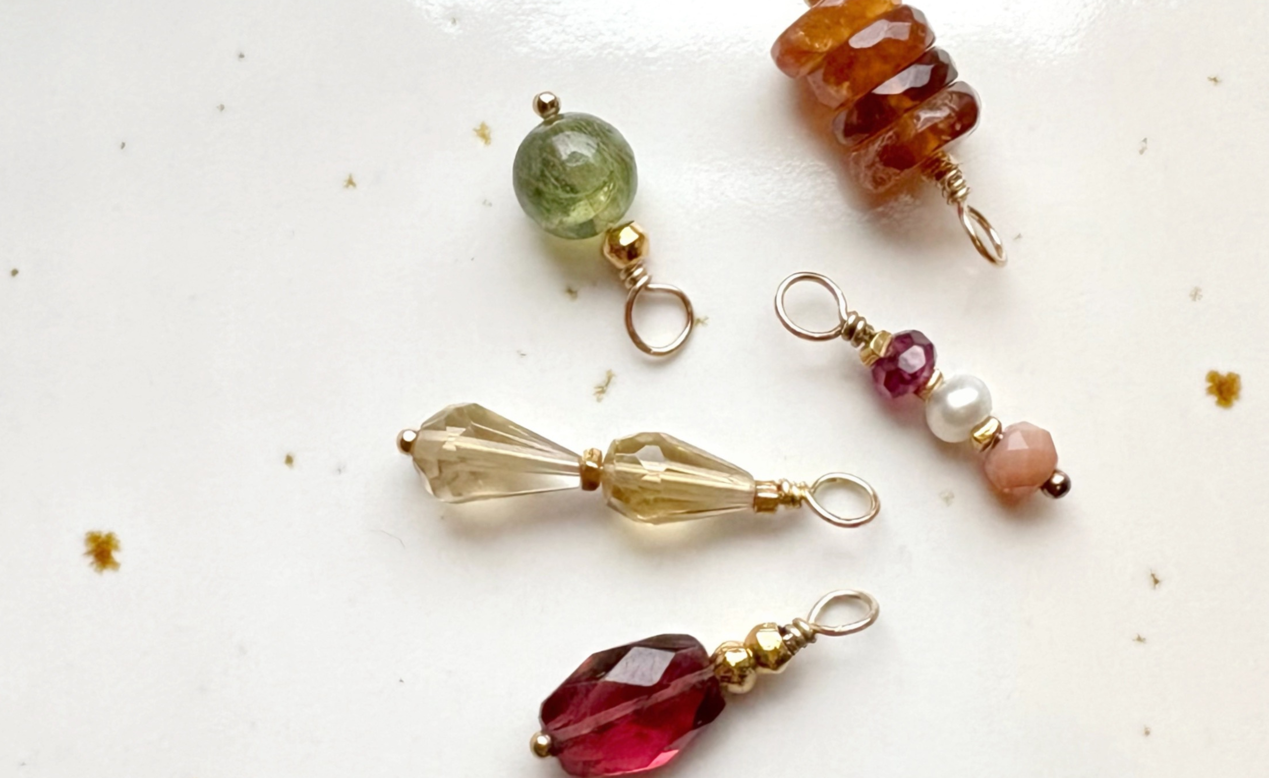 Verschillende soorten losse oorbelhangers 