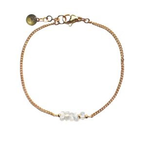 Edelsteen armband Hallie met witte maansteen.
