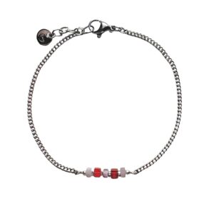 Edelsteen armband met lila jaspis en rode agaat blokjes.